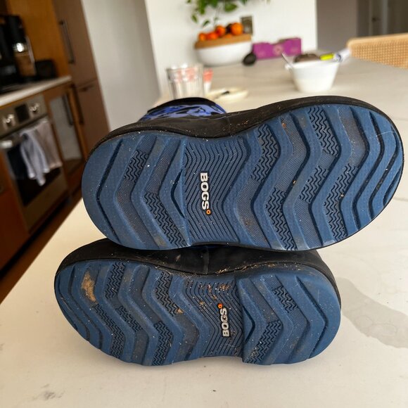 BOGS 3 Season Kids Boots Size 10 Little Kid - Blue Sharks - Picture 5 of 6